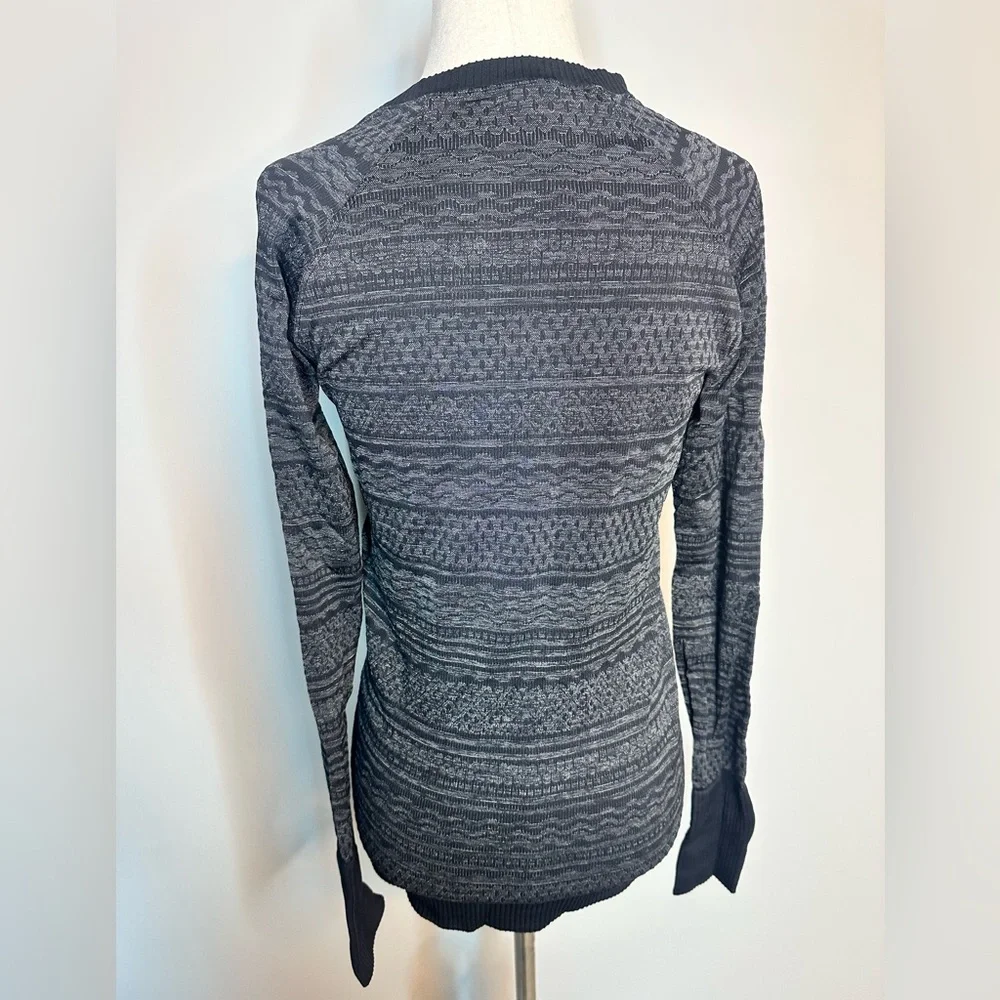 Sz 8 Lululemon Rest Less Pullover black grey print combo crew neck layer stretch - Picture 8 of 10